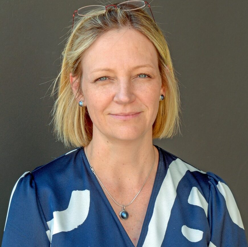 Dr Robyn Marshall